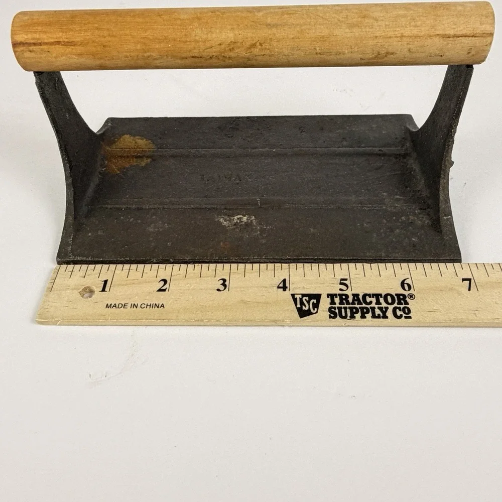 Vintage Cast Iron Bacon Press Pig Design Rustic‎ Farmhouse Kitchen Tool
